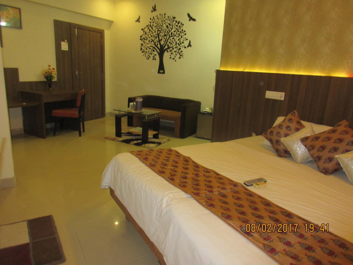 Hotel Panchratna Panvel Dış mekan fotoğraf