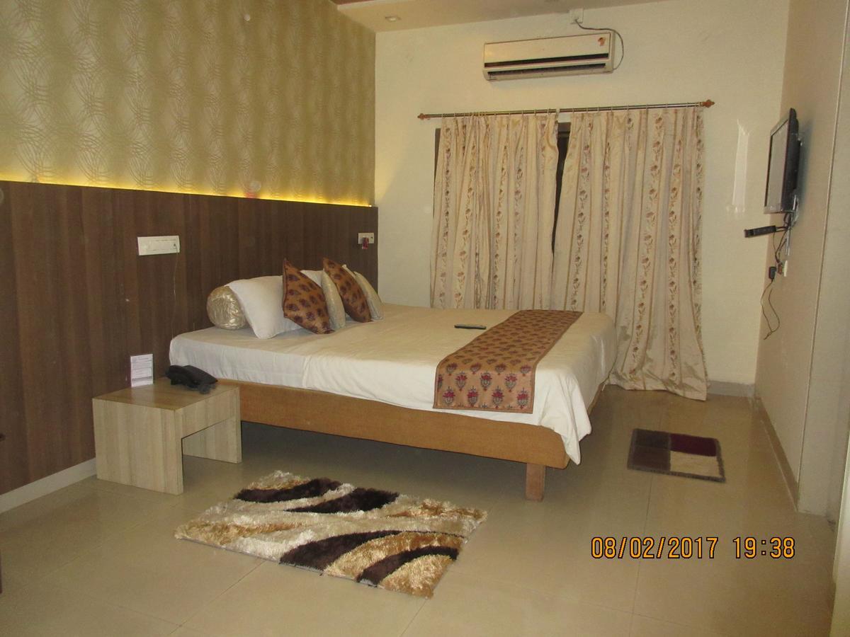 Hotel Panchratna Panvel Dış mekan fotoğraf